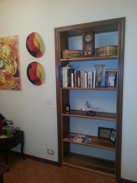 Pietra Preziosa Bed & Breakfast Pietra Ligure Kamer foto