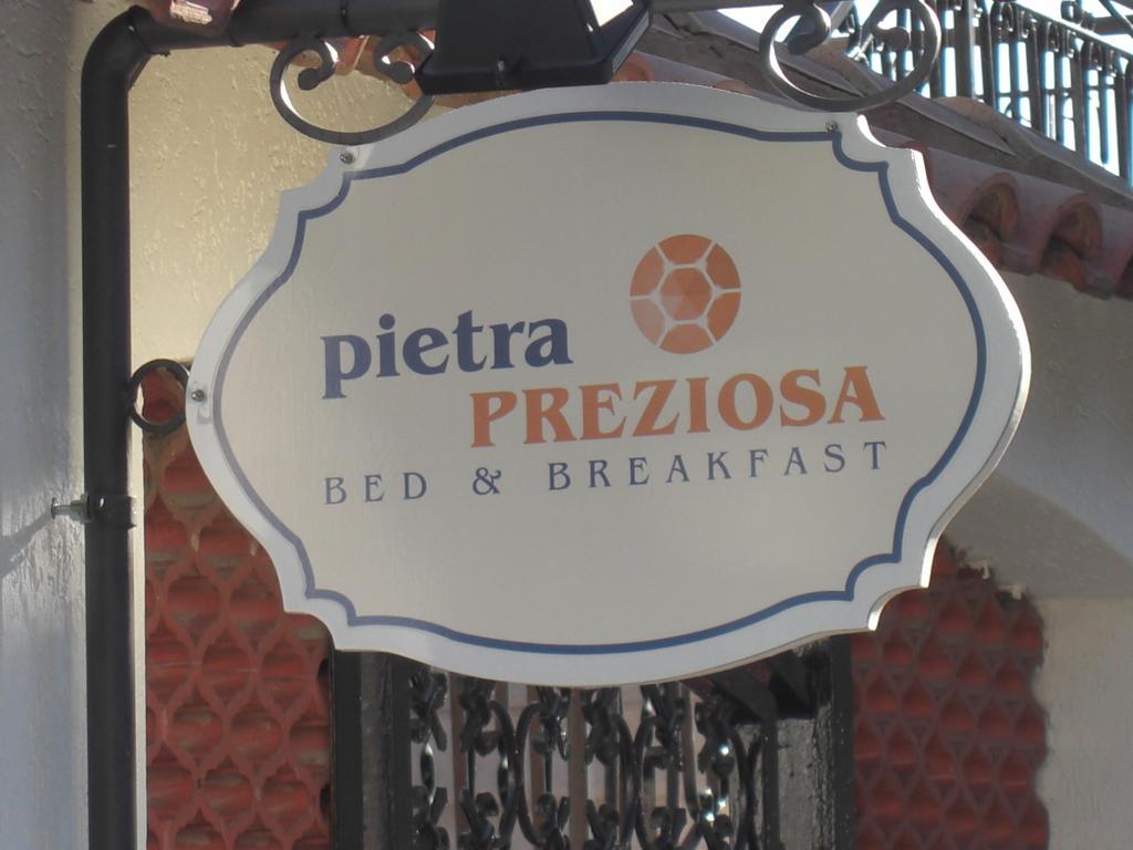 Pietra Preziosa Bed & Breakfast Pietra Ligure Buitenkant foto